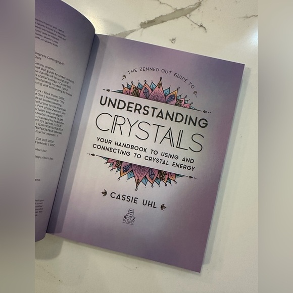 Understanding Crystals Handbook Zen Cassie Uhl - Picture 2 of 3